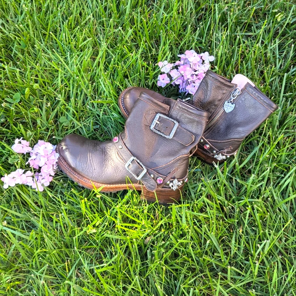 Brown Leather Cowboy Biker Moto Rare Pink Bling Boots 9 fit like 8.5 - Picture 2 of 12